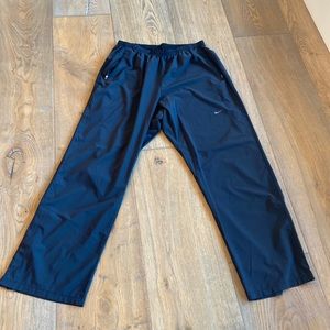 Good condition mens XXL black Nike Dri fit sweatpants.
